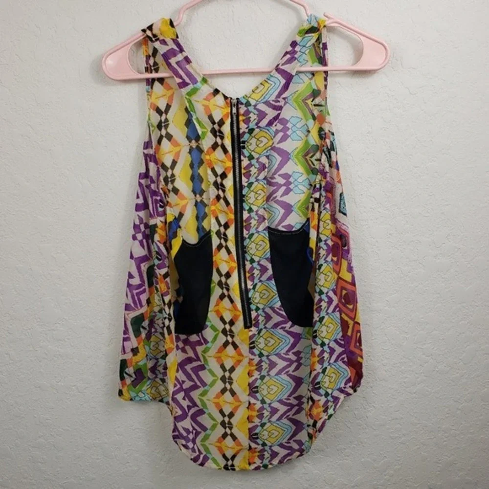 Sleeveless Multicolor Geometric Print Tank Top Zipper Back - Picture 3 of 8